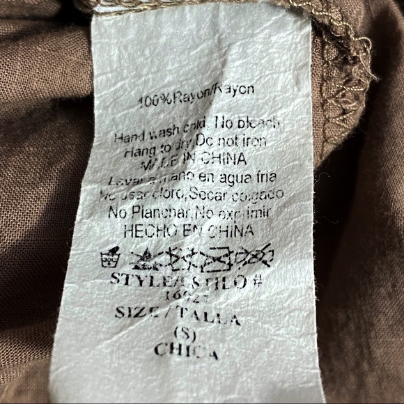 HOT BESO textured bib gathered roll tab sleeve lightweight woven rayon S - Picture 6 of 6